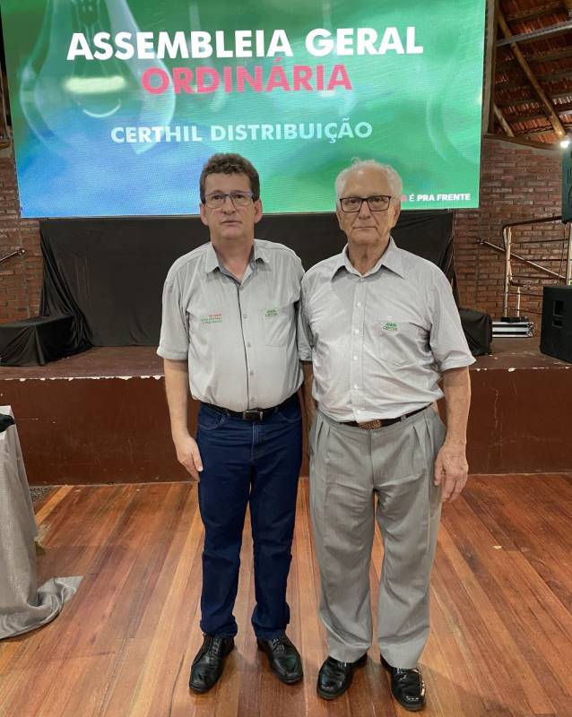 Celso Benedetti atual presidente e Kurt Grenzel que depois de 40 anos de trabalho na cooperativa encerrou seu ciclo na Certhil