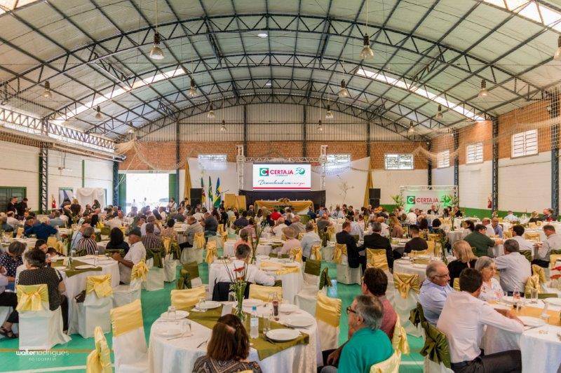 Grande nmero de associados presentes no evento