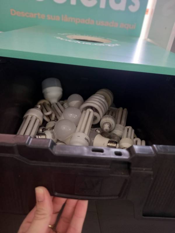 Lmpadas recolhidas pela Loja de Progresso