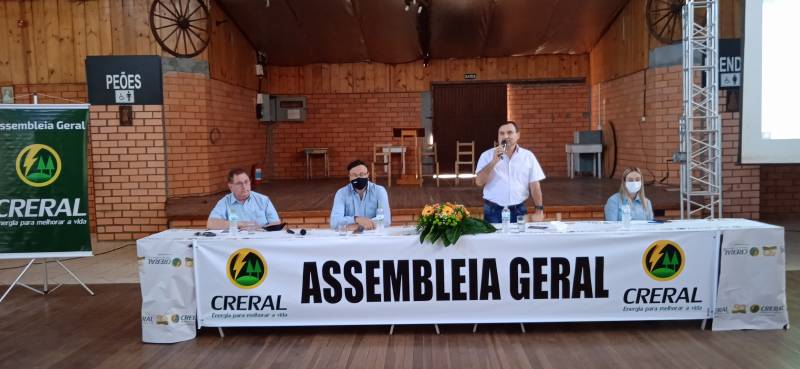 Presidente da Creral, Joo Alderi do Prado deu inicio a reunio, falando sobre a improtncia de estar prximo dos associados