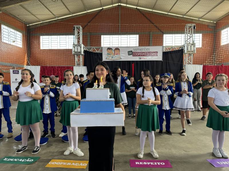 Estudantes celebraram os 55 anos da CERTAJA Energia
