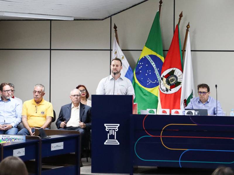 Presidente Guilherme agradeceu a homenagem que, segundo ele, serve de motivao para melhorar cada vez mais os servios