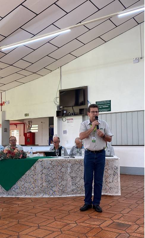 Presidente Celso faz apresentao para os associados