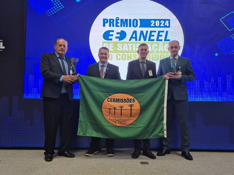 Representantes da Cermisses - Diomedes - Vanes - Anderson - Nerison, receberam os prmios na ANEEL