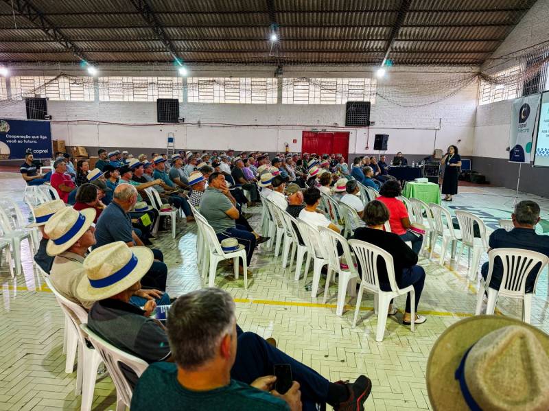 Associados presentes no evento da Coprel