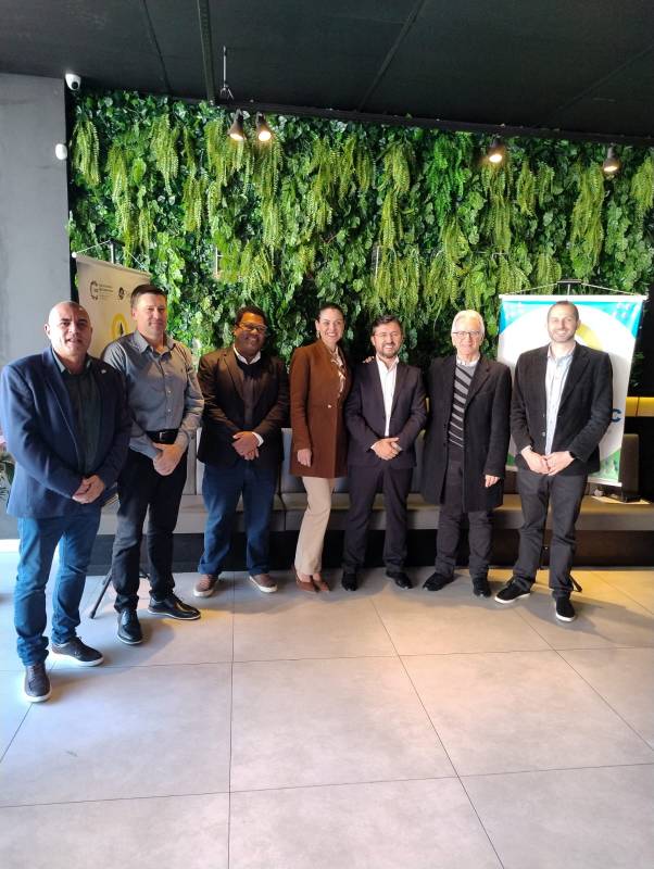Representantes da Infracoop e Fecoergs, com o presidente Edson