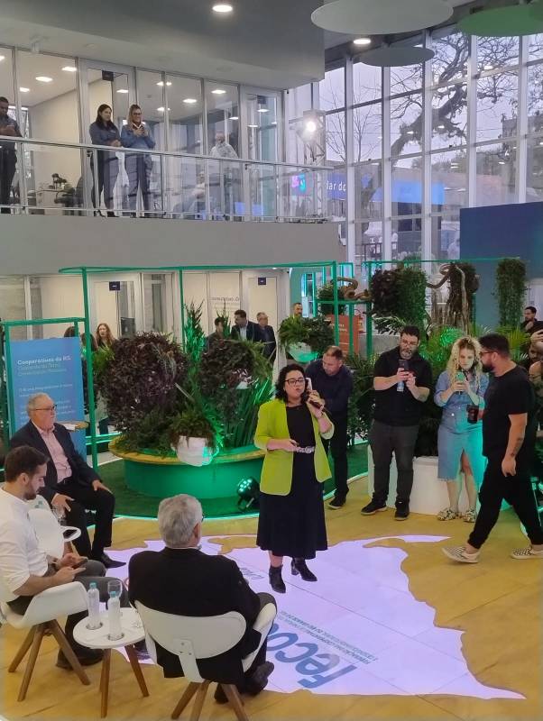 Secretária Marjorie fala na apresentação da nova etapa do programa