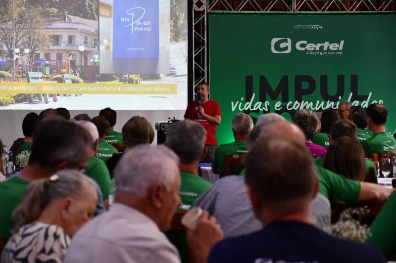 Soares enalteceu a histria do Cooperativismo e o importante papel do Padre Theodor Amstad