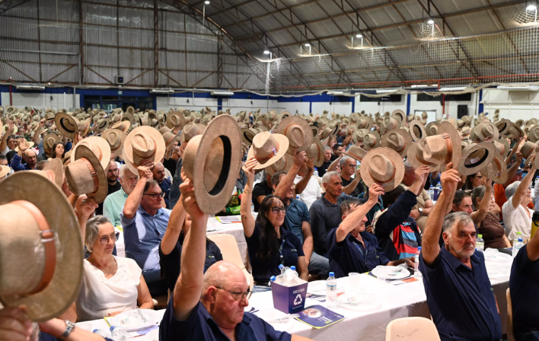 Associados aprovando a presta��o de contas